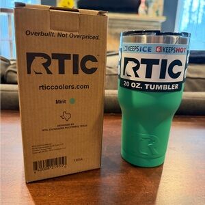 Rtic 20 ounce spill proof 🌱 mint 💚 travel cup with lid insulated stainless